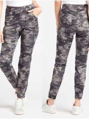 SPANX Stretch Twill Cargo Jogger in Blackwash Camo